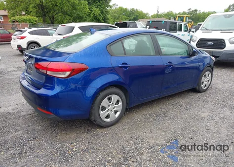2018 Kia Forte Lx z USA, uszkodzony, nr VIN 3KPFK4A77JE283688